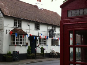 Отель The White Lion Inn  Энлей Ин Арден